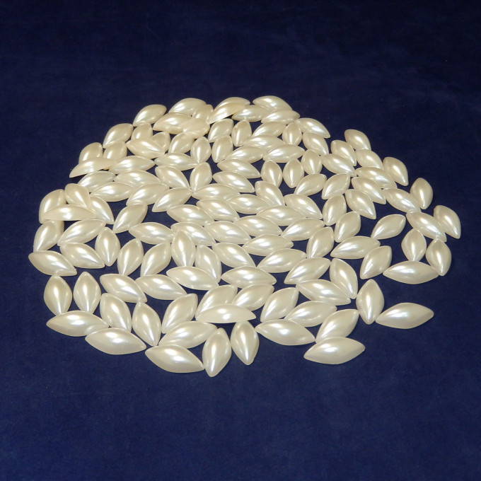 Стразы Жемчуг (ромбики половинки) 12*24мм 100 гр