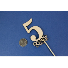 Топпер-цифра "5" с вензелем (шир.4,7см;выс.9см) фанера, неокраш., на палочке