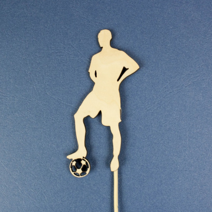 Топпер-футболист  (шир.6см;выс.11см) фанера, неокраш., на палочке