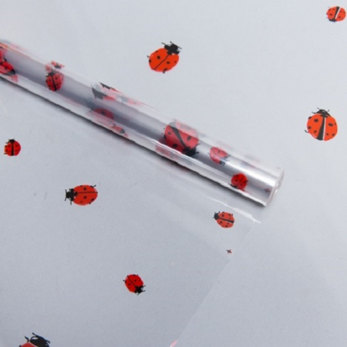 Пленка цветная 70см/200гр Божьи коровки