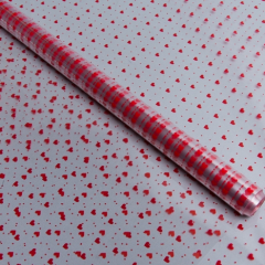 Пленка цветная 70см/200гр Мелкие сердца красный